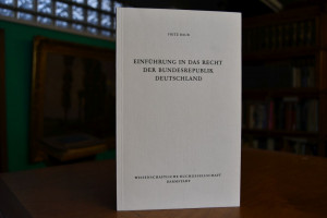 Einführung in das Recht der Bundesrepublik Deut...