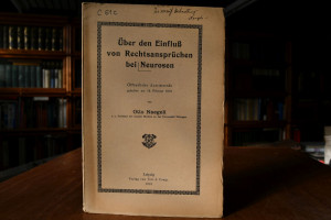 Über den Einfluß von Rechtsansprüchen bei Neuro...
