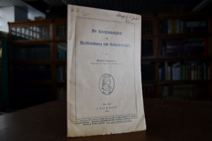 Die Gesetzmäßigkeit in Rechtsordnung und Volksw...