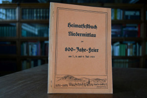 Heimatfestbuch Niedermittlau zur 800-Jahr-Feier...