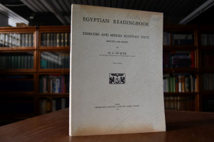 Egyptian Readingbook. Exercises and middle egyp...
