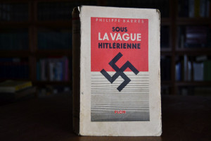Sous la vague hitlerienne.