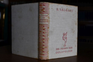 Die Herrin der Goldfeder.