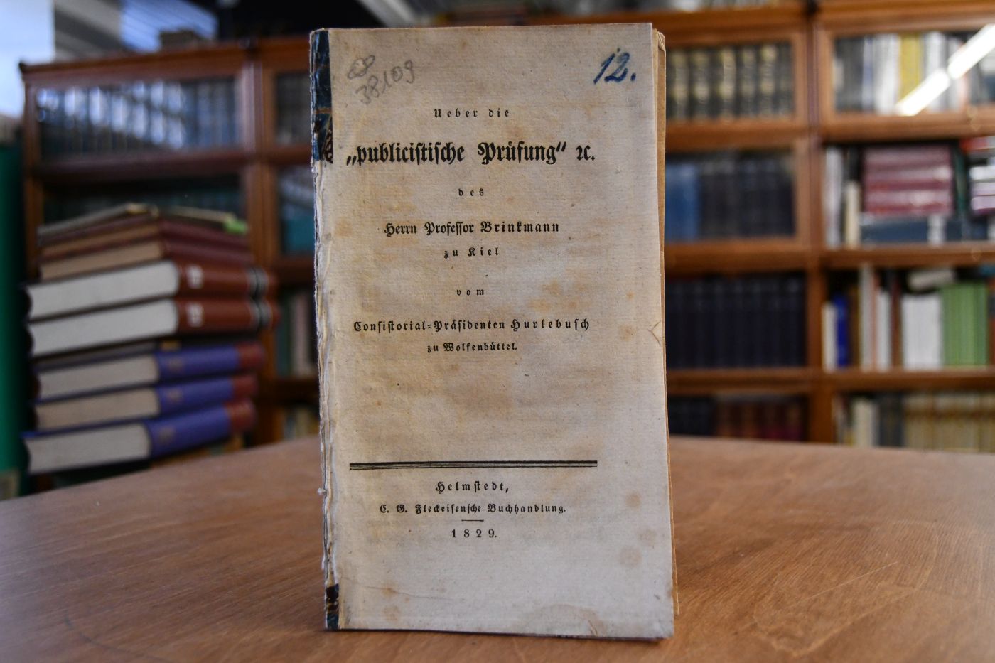 Über Seyn, Nichts und Werden. Einige Zweifel an der Lehre des Herrn Professor Hegel. Beigebunden August Ferdinand Hurlebusch Über die "publicistische Prüfung" etc. des Herrn Professor Brinkmann zu Kiel, Helmstedt, Fleckeisen, 1829, 15 S.