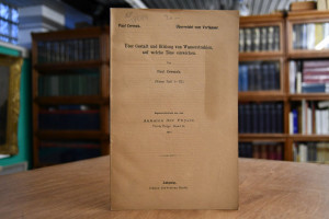 Über Gestalt und Bildung von Wasserstrahlen auf...