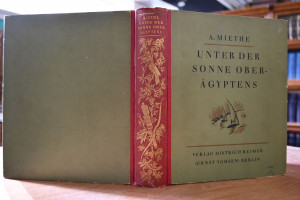 Unter der Sonne Oberägyptens. Neben den Pfaden ...