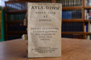 Aula otium, scena vitae et consilia. Series qua...