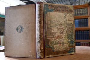 Vieux Papiers Vieilles Images. Cartons d`un Col...