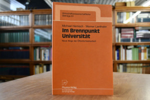 Im Brennpunkt Universität. Neue Wege der Öffent...