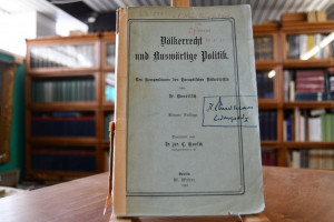 Völkerrecht und Auswärtige Politik. Des Kompend...