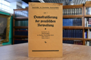 Demokratisierung der preußischen Verwaltung.