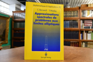 Approximations spectrales de problemes aux limi...