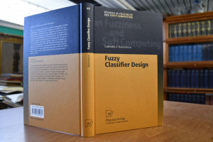 Fuzzy classifier design.