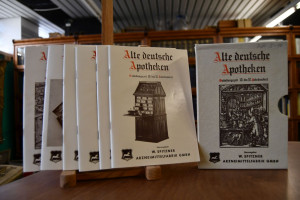 Alte deutsche Apotheken. Ausschnitte aus 700 Ja...