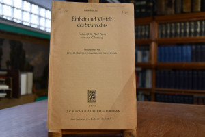 Minima non curat praetor.