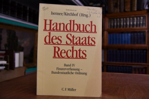 Zuständigkeitsordnung und Kollisionsrecht im Bu...