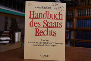 Der Spannungs- und Verteidigungsfall.