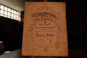 Rosenknospen. 4 leichte Tanzstücke für das Pian...