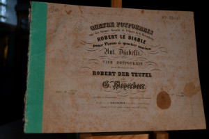 Quatre Potpourris sur des thêmes favorits de l`...