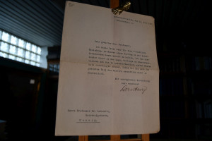 Unterschriebener maschinenschriftlicher Brief d...