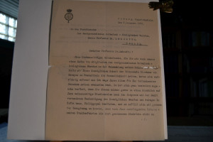 Unterschriebenes, maschinenschriftliches Schrei...