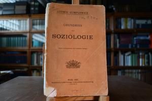 Grundriss der Soziologie.