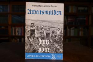 Arbeitsmaiden ganz vorn.