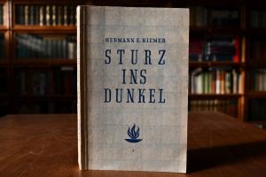 Sturz ins Dunkel.