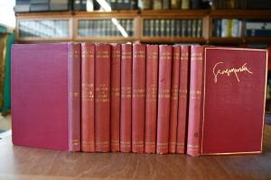 Sammlung von 11 Bänden mit Arbeiten von George ...