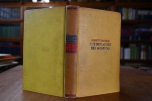 Mit den Augen des Westens.