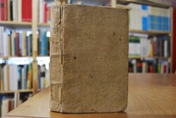 Lehrgebäude der evangelischen Glaubens- und Sit...