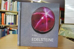 Edelsteine und ihre Mineraleinschlüsse.