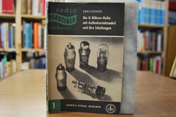 Die U-Röhren-Reihe mit Außenkontaktsockel und i...