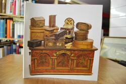 Truhen und Kästchen.