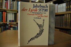 Gewitter über der Akademie.