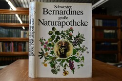 Schwester Bernadines große Naturapotheke.