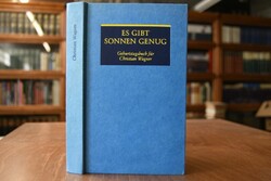 Es gibt Sonnen genug. Geburtstagsbuch für Chris...