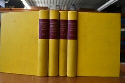 Para la historia de España publicados por los s...