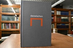 Dazwischen. 27. Juli bis 19. Oktober 2003, Fran...