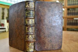 Dialogue entre un Eveque et un Cure, sur les Ma...