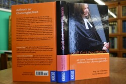 Grüß Gott, Frau Pfarrerin. 40 Jahre Theologinne...