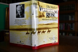 Verbotene Reise. Eine Frau reist durch Zentrala...