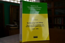 Verfassung und Alltag. Verfassung, Menschenrech...