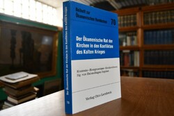 Der Ökumenische Rat der Kirchen in den Konflikt...