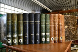 Wirtembergisches Urkundenbuch. Bde. I - XI (kom...