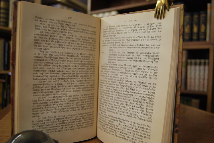 Archiv für Geschichte des Deutschen Buchhandels. Bände 1 - 20 und das Register, ohne den erst 1930 erschienenen 21. Band, mit dem die Reihe eingestellt wurde.