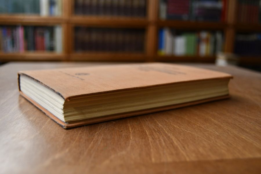 Die Zwangsversteigerungs- und Zwangsverwaltungspraxis. Anträge, Verfügungen, Protokolle, geringste Gebote, Teilungspläne, Kosten und Stempel.