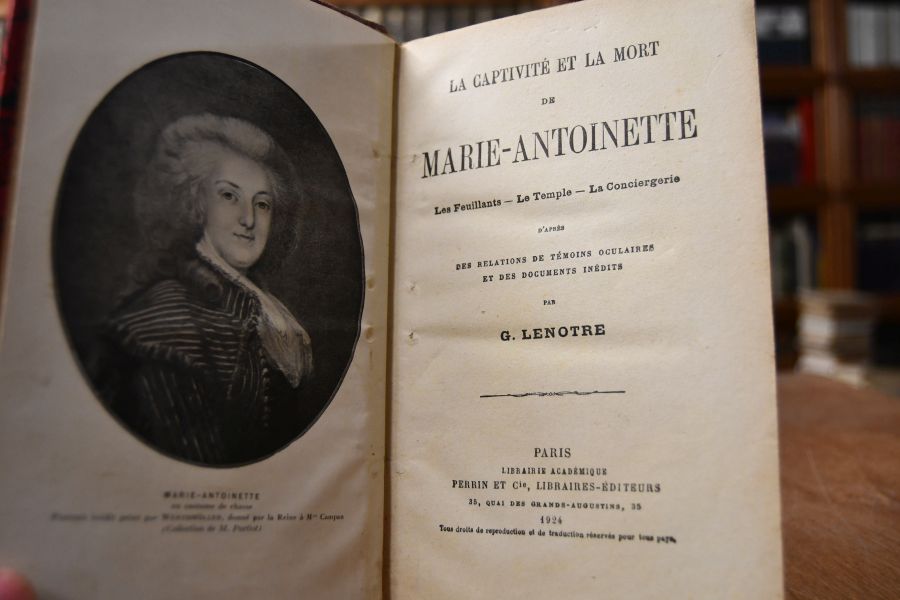 La Captivite et la Mort de Marie-Antoinette. Les Feuillants, Le Temple, La Conciergerie d`apres des relations de temoins oculaires et des documents inedits.