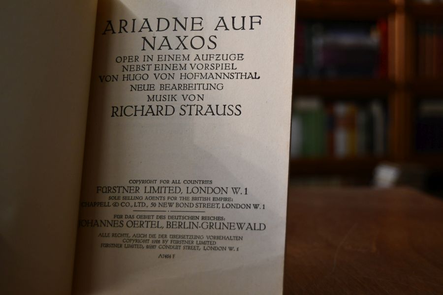 Ariadne auf Naxos. Oper in einem Aufzuge nebst einem Vorspiel von Hugo von Hofmannsthal Neue Bearbeitung. Musik von Richard Strauss. Textbuch.