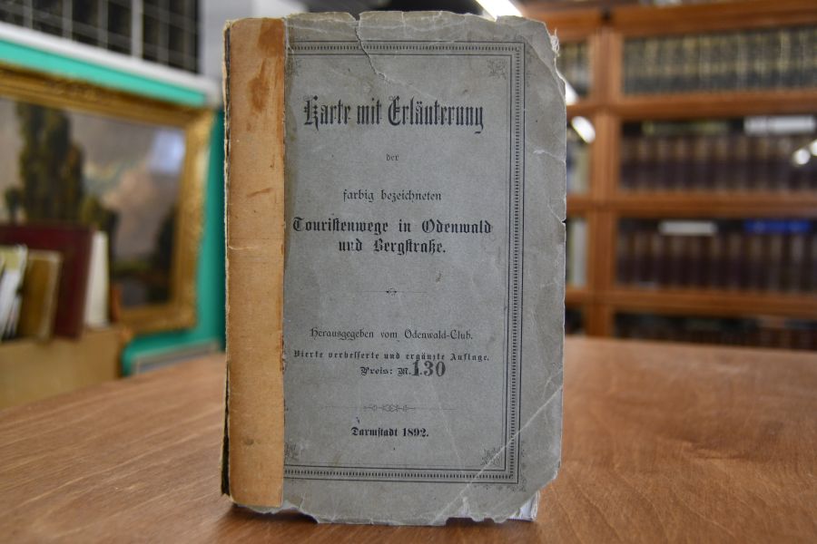 Karte mit Erläuterung der farbig bezeichneten Touristenwege in Odenwald und Bergstraße.